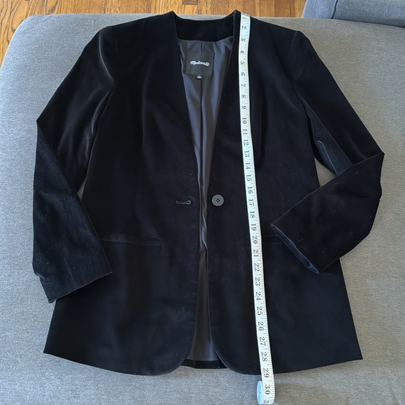 Madewell velvet Black Oversized Blazer. Size 2. Used. Perfect Condition. - Picture 2 of 7